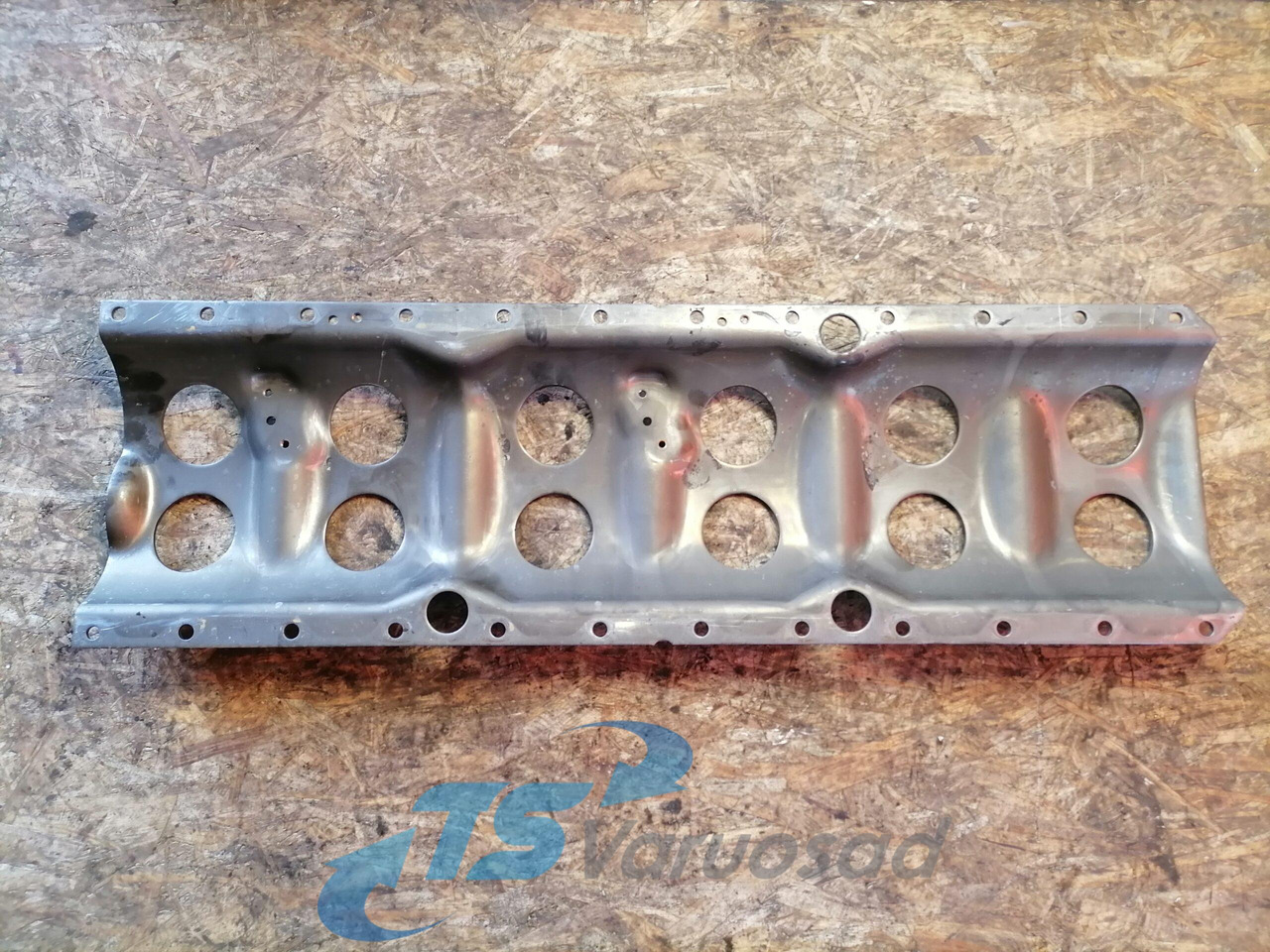 Volvo Ladder frame 20499612 - حوض الزيت - شاحنة: صورة 3 Volvo Ladder frame 20499612 - حوض الزيت - شاحنة: صورة 3