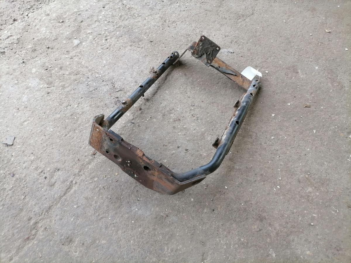 Volvo Mudguard bracket 20969984 - قطع غيار عامة - شاحنة: صورة 3 Volvo Mudguard bracket 20969984 - قطع غيار عامة - شاحنة: صورة 3