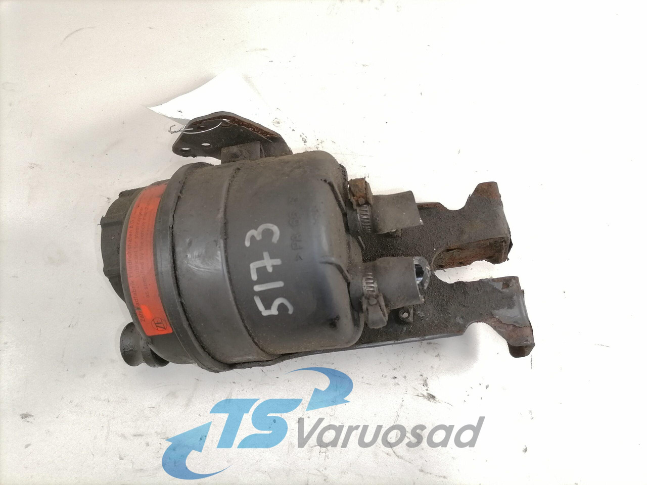 Volvo Steering oil tank+ bracket 1592945 - خرطوم التوجيه - شاحنة: صورة 3 Volvo Steering oil tank+ bracket 1592945 - خرطوم التوجيه - شاحنة: صورة 3