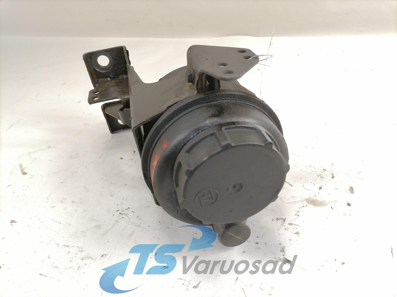 Volvo Steering oil tank+ bracket 1592945 - خرطوم التوجيه - شاحنة: صورة 3 Volvo Steering oil tank+ bracket 1592945 - خرطوم التوجيه - شاحنة: صورة 3