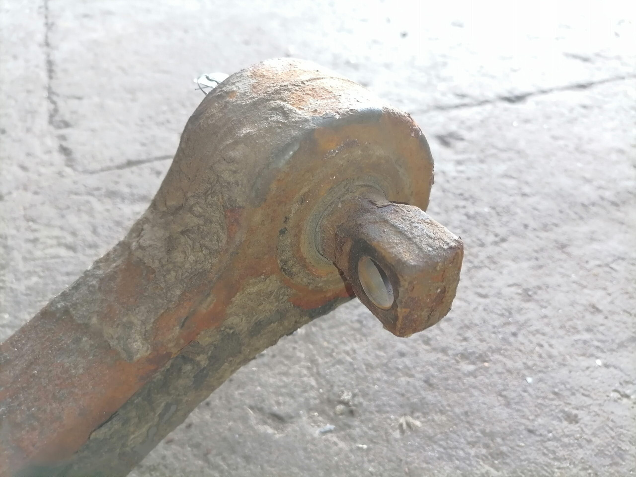Volvo Torque rod 3986358 - المحور و قطع الغيار - شاحنة: صورة 4 Volvo Torque rod 3986358 - المحور و قطع الغيار - شاحنة: صورة 4