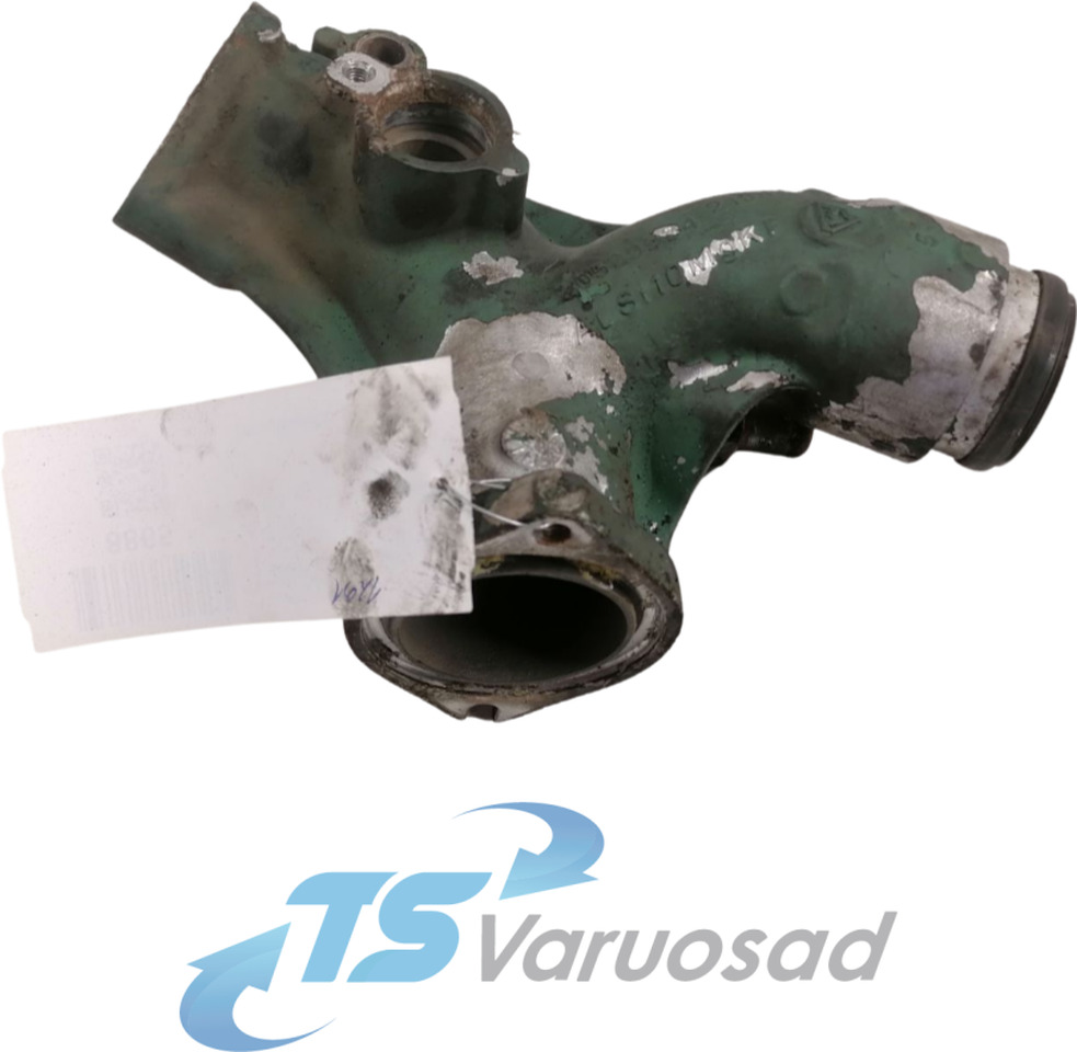 Volvo Water pump manifold / housing 20539684 - مضخة المبرد - شاحنة: صورة 1 Volvo Water pump manifold / housing 20539684 - مضخة المبرد - شاحنة: صورة 1