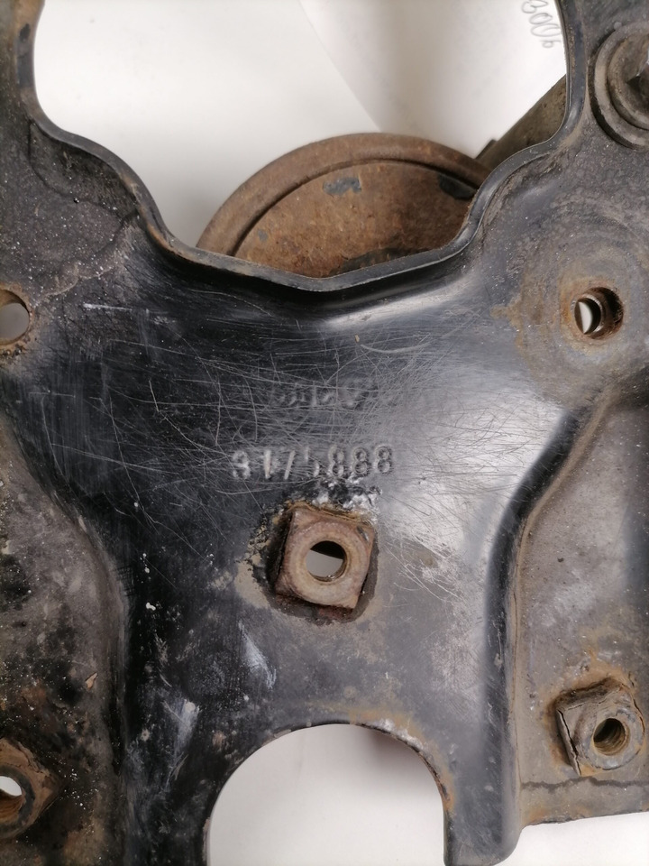 Volvo light bracket 3175888 - أضواء/ إضاءة - شاحنة: صورة 3 Volvo light bracket 3175888 - أضواء/ إضاءة - شاحنة: صورة 3