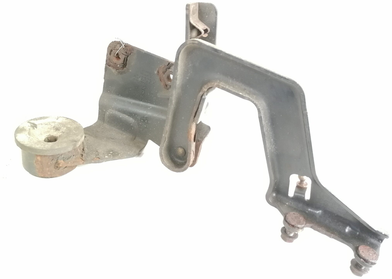 Volvo lower grille carrier hinge 20425954 - شبكة أمامية - شاحنة: صورة 1 Volvo lower grille carrier hinge 20425954 - شبكة أمامية - شاحنة: صورة 1