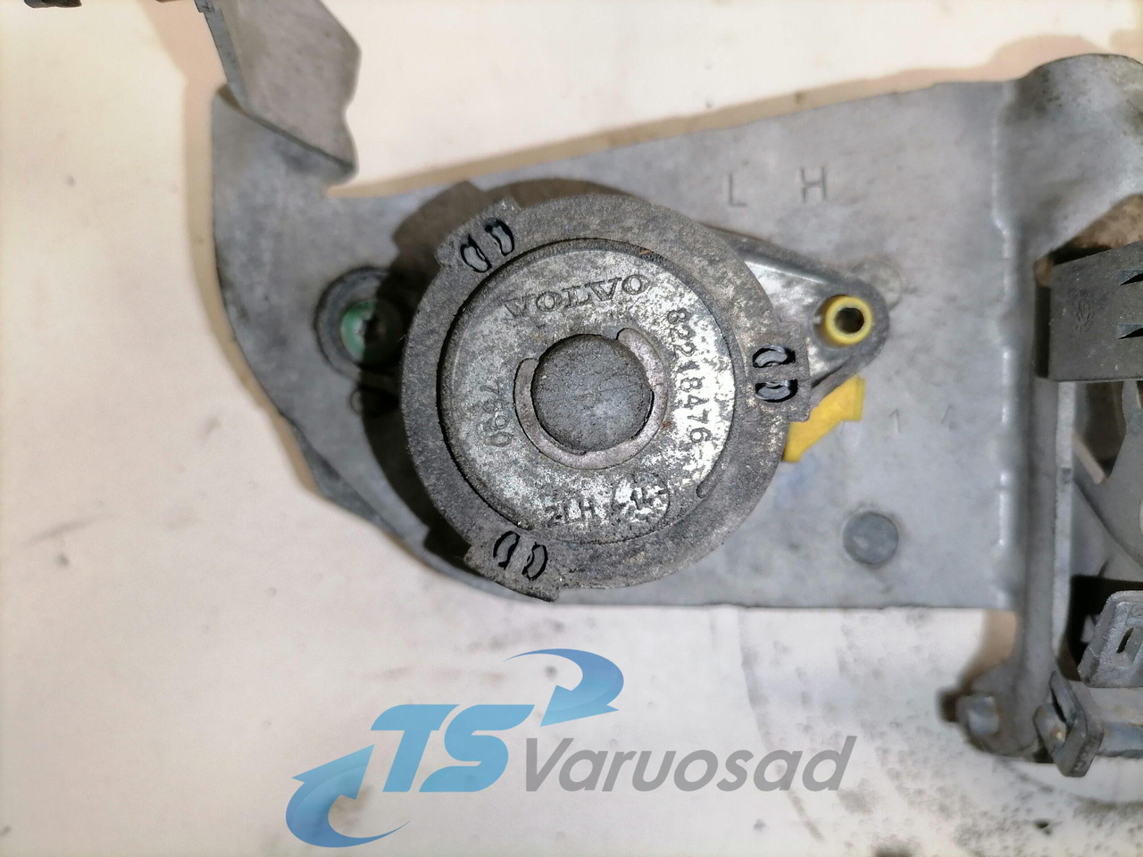 Volvo ukselink, väline vasak 82140934 - باب و قطع الغيار - شاحنة: صورة 4 Volvo ukselink, väline vasak 82140934 - باب و قطع الغيار - شاحنة: صورة 4