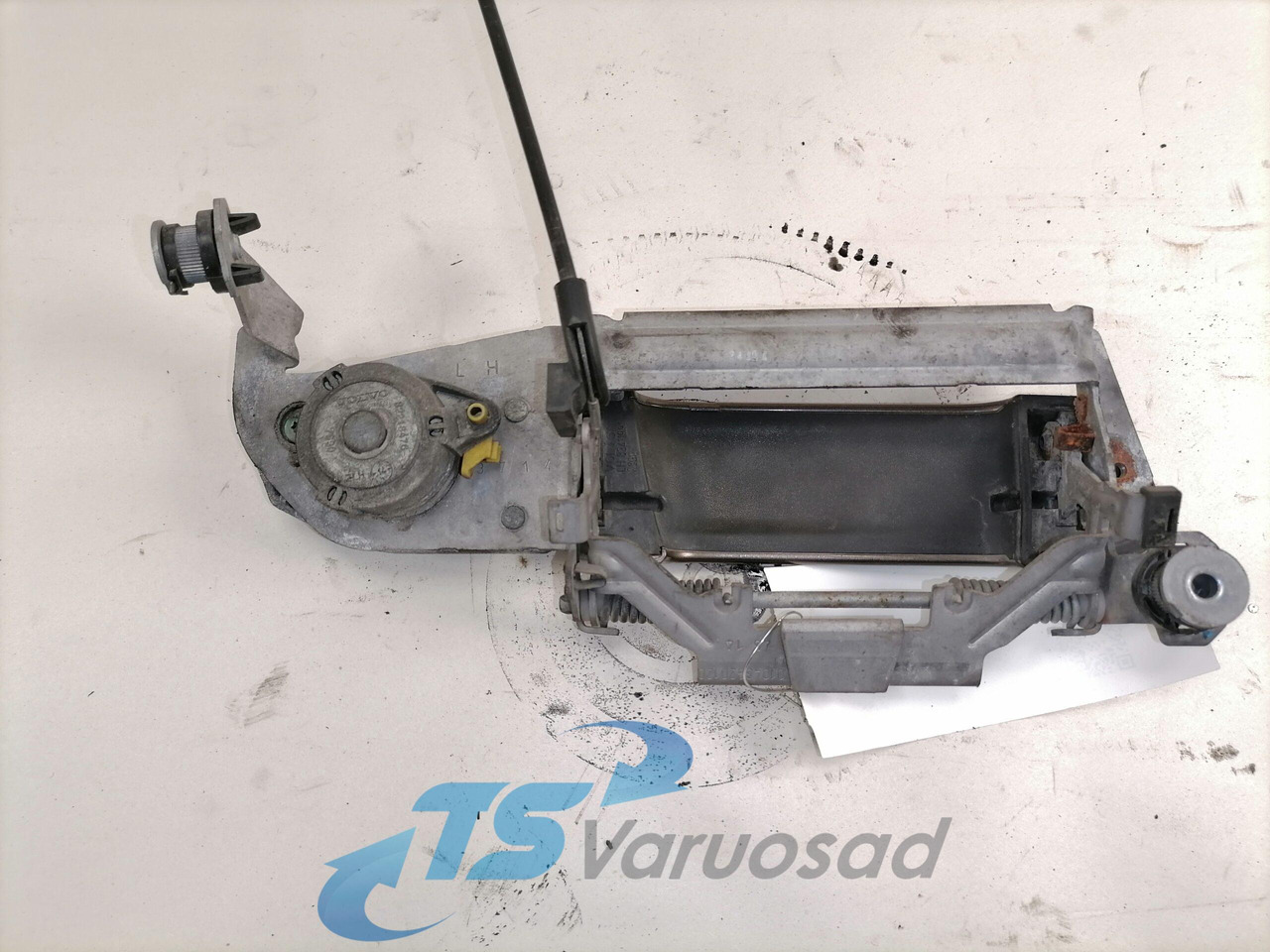 Volvo ukselink, väline vasak 82140934 - باب و قطع الغيار - شاحنة: صورة 2 Volvo ukselink, väline vasak 82140934 - باب و قطع الغيار - شاحنة: صورة 2