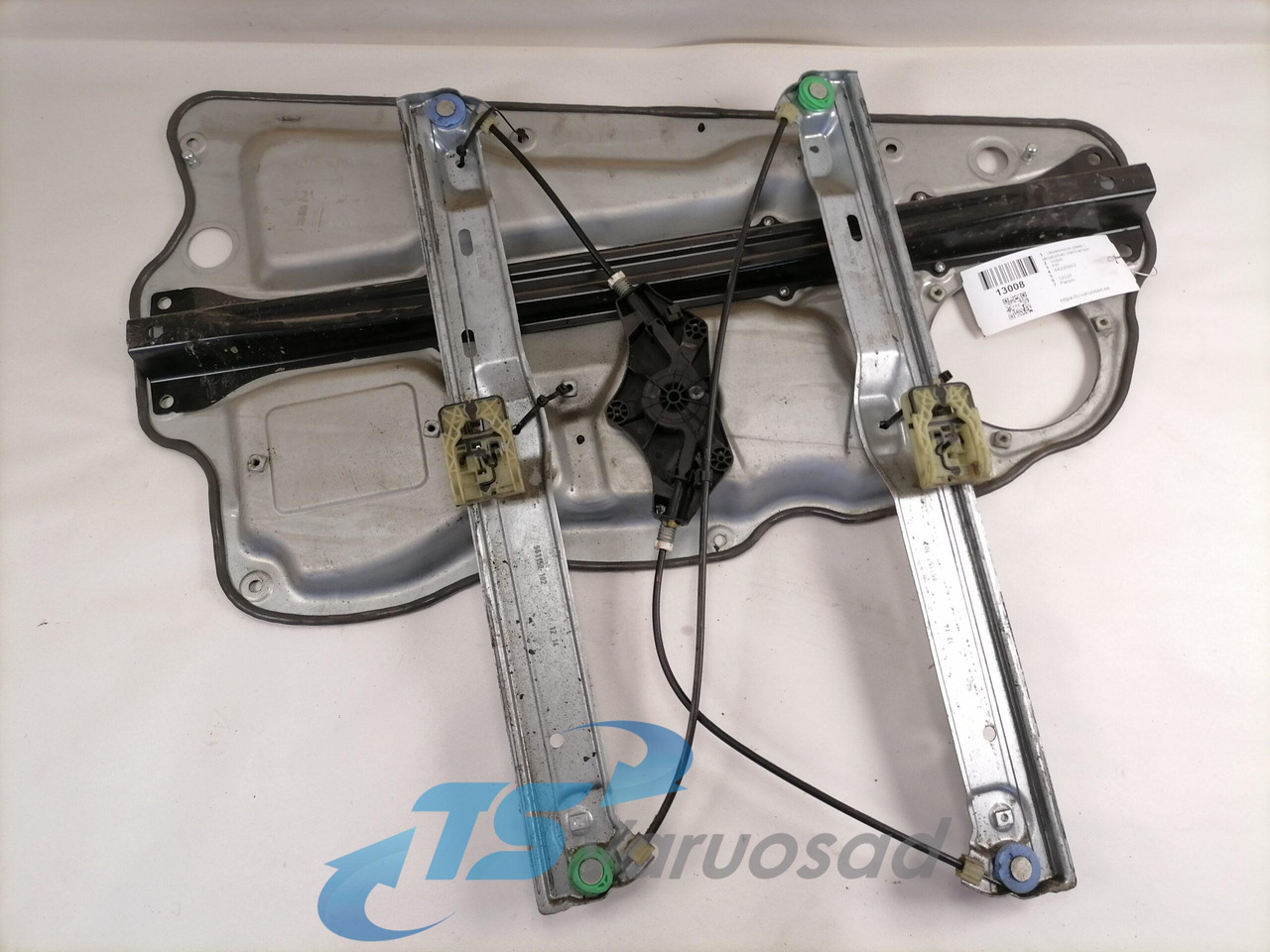 Volvo window mechanism 84225953 - باب و قطع الغيار - شاحنة: صورة 2 Volvo window mechanism 84225953 - باب و قطع الغيار - شاحنة: صورة 2