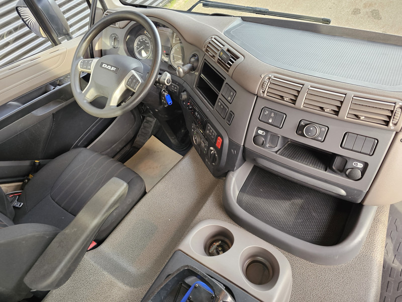 شاحنة كرين DAF CF 530 8x4-4 / FASSI 27.5 t/m CRANE + TIPPER: صورة 17 شاحنة كرين DAF CF 530 8x4-4 / FASSI 27.5 t/m CRANE + TIPPER: صورة 17