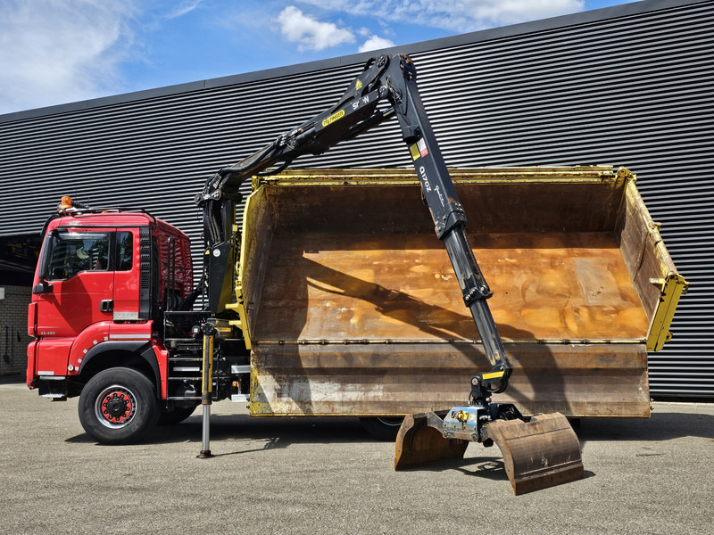 MAN TGS 33.480 6x6 / PALFINGER Z CRANE / 2 SIDE TIPPER - شاحنة قلاب, شاحنة كرين: صورة 2 MAN TGS 33.480 6x6 / PALFINGER Z CRANE / 2 SIDE TIPPER - شاحنة قلاب, شاحنة كرين: صورة 2