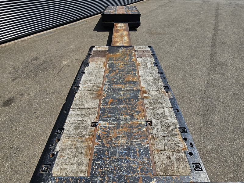 MEUSBURGER MPG 3 / LOW BED / EXTENDABLE / 3 x STEERING AXLE - عربة منخفضة مسطحة نصف مقطورة: صورة 5 MEUSBURGER MPG 3 / LOW BED / EXTENDABLE / 3 x STEERING AXLE - عربة منخفضة مسطحة نصف مقطورة: صورة 5