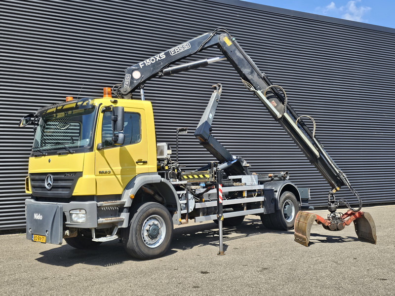 Mercedes-Benz AXOR 1823 4X4 / FASSI CRANE + HOOKLIFT / SPRING SUSPENSION - شاحنة ذات خطاف, شاحنة كرين: صورة 3 Mercedes-Benz AXOR 1823 4X4 / FASSI CRANE + HOOKLIFT / SPRING SUSPENSION - شاحنة ذات خطاف, شاحنة كرين: صورة 3