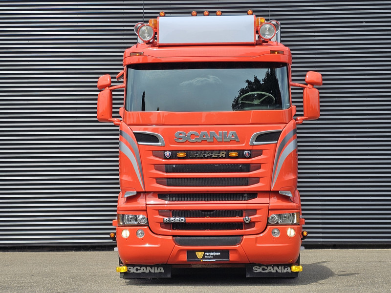 Scania R520 V8 6x2/4 - MANUAL GEARBOX / SHOWTRUCK. - وحدة جر: صورة 5 Scania R520 V8 6x2/4 - MANUAL GEARBOX / SHOWTRUCK. - وحدة جر: صورة 5