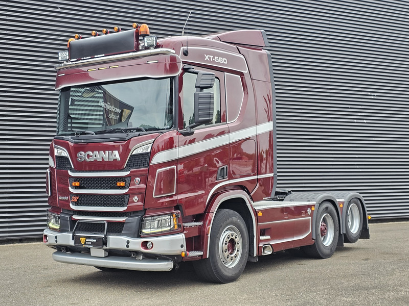 Scania R580 V8 XT / 6x2 BOOGIE / RETARDER / HYDRAULIC / 80T - وحدة جر: صورة 1 Scania R580 V8 XT / 6x2 BOOGIE / RETARDER / HYDRAULIC / 80T - وحدة جر: صورة 1