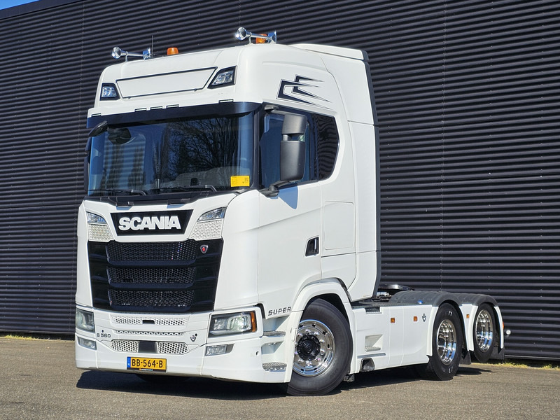 Scania S580 V8 6X2 BOOGIE / FULL AIR / RETARDER - وحدة جر: صورة 1 Scania S580 V8 6X2 BOOGIE / FULL AIR / RETARDER - وحدة جر: صورة 1