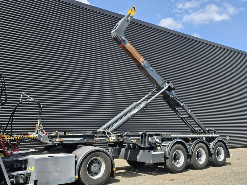 Van Bouwel 25T HOOKLIFT / ABROLKIPPER / LIFT AXLE - نصف مقطورة لنقل الحاويات: صورة 1 Van Bouwel 25T HOOKLIFT / ABROLKIPPER / LIFT AXLE - نصف مقطورة لنقل الحاويات: صورة 1