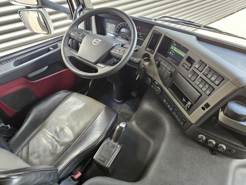 شاحنات مسطحة, شاحنة كرين Volvo FM 330 4x2 / EFFER 12.5 t/m CRANE / KRAN: صورة 17