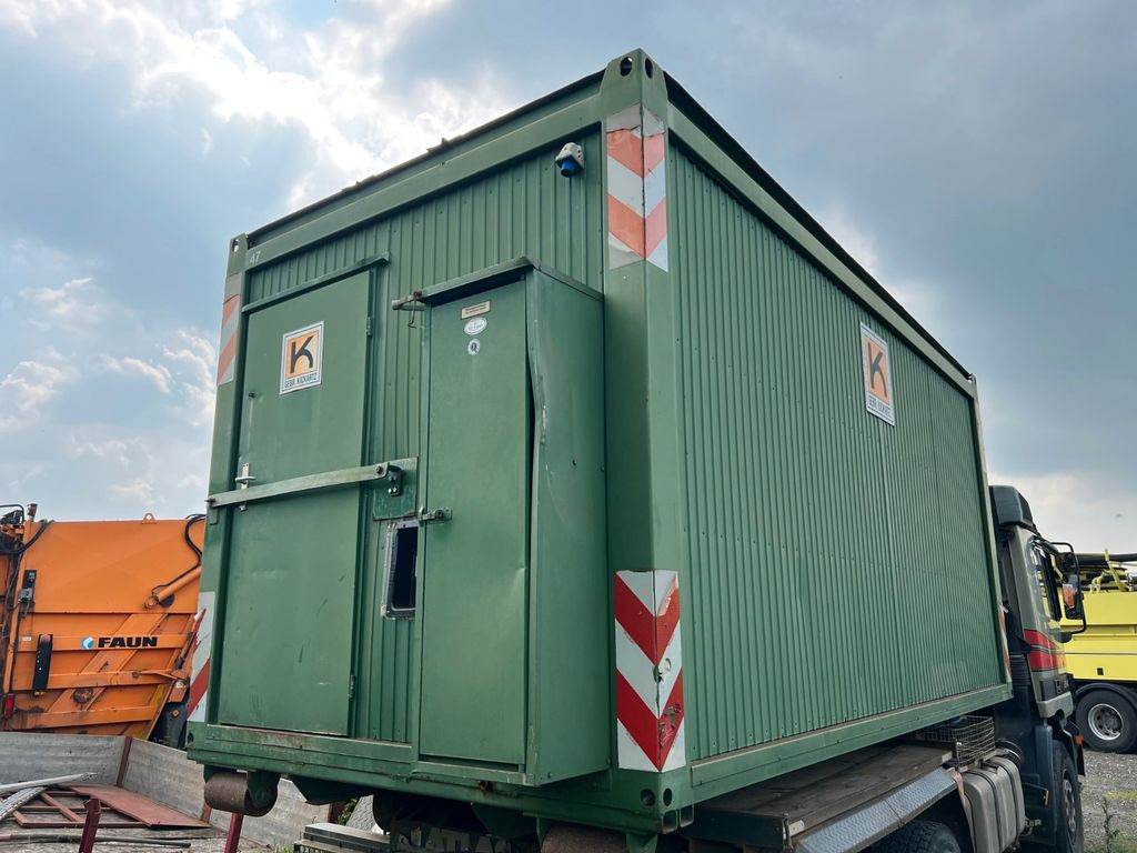Büro Container mit Heizung Licht Tisch Schränke - رافعة ذات خطاف/ نظام التخلص من الحمولة: صورة 3 Büro Container mit Heizung Licht Tisch Schränke - رافعة ذات خطاف/ نظام التخلص من الحمولة: صورة 3