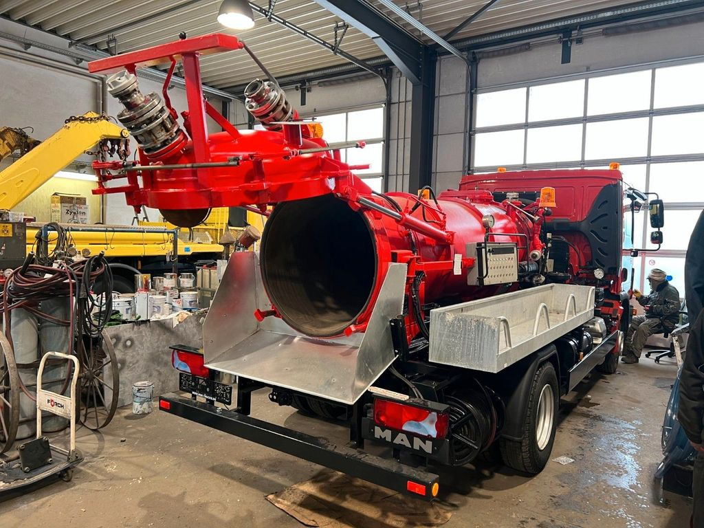 شاحنة الشفط MAN 10.180 Saug & Druck & Spülwagen & Funk Euro 6 MAN 10.180 Saug & Druck & Spülwagen: صورة 17