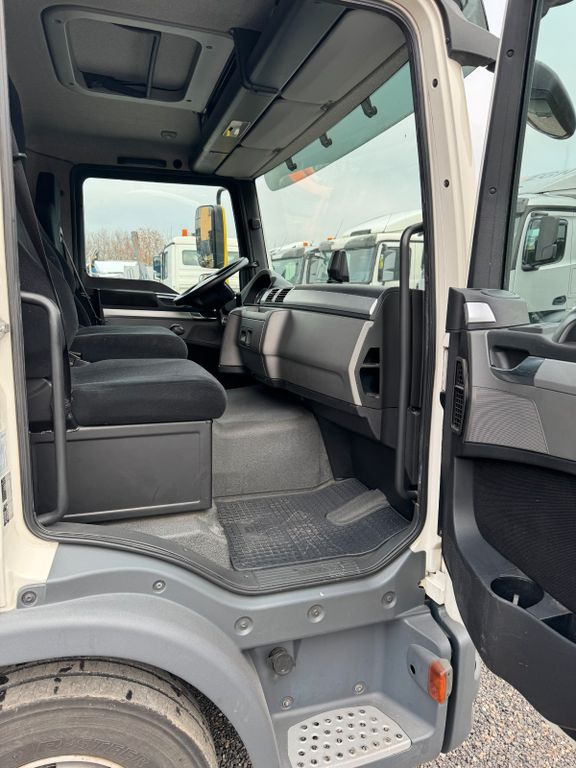 MAN 12.250 4X2 Koffer LBW Klima Diff.Sperre AHK MAN 12.250 4X2 Koffer LBW Klima Diff.Sperre AHK - شاحنة مقفلة: صورة 5 MAN 12.250 4X2 Koffer LBW Klima Diff.Sperre AHK MAN 12.250 4X2 Koffer LBW Klima Diff.Sperre AHK - شاحنة مقفلة: صورة 5