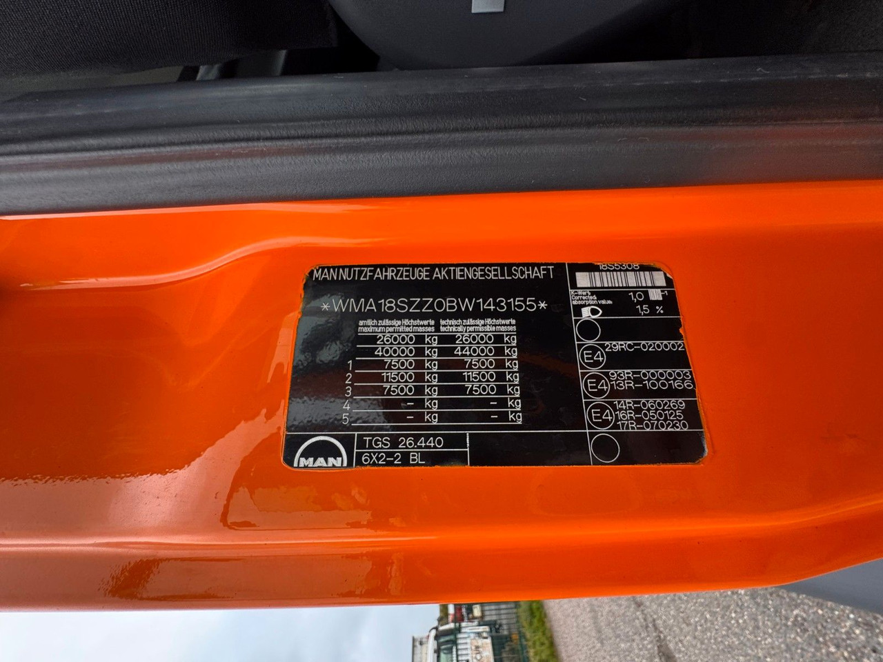MAN 26.40 6X2 Meiller RK 20.70 mit Funk - شاحنة ذات خطاف: صورة 3 MAN 26.40 6X2 Meiller RK 20.70 mit Funk - شاحنة ذات خطاف: صورة 3