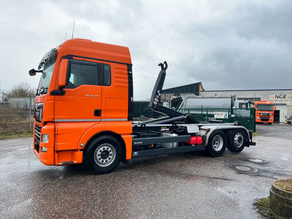 MAN 26.460 6X2 Retarder Klima Navigation guter Zust. - شاحنة ذات خطاف: صورة 1 MAN 26.460 6X2 Retarder Klima Navigation guter Zust. - شاحنة ذات خطاف: صورة 1
