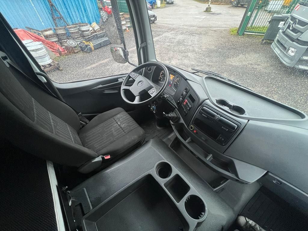 Mercedes-Benz 1324 4X2 Koffer Plane 6 to. Hebebühne Mercedes-Benz 1324 4X2 Koffer Plane 6 to. Hebebühne - شاحنة ستارة: صورة 3 Mercedes-Benz 1324 4X2 Koffer Plane 6 to. Hebebühne Mercedes-Benz 1324 4X2 Koffer Plane 6 to. Hebebühne - شاحنة ستارة: صورة 3