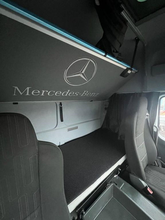 Mercedes-Benz 1324 4X2 Koffer Plane 6 to. Hebebühne Mercedes-Benz 1324 4X2 Koffer Plane 6 to. Hebebühne - شاحنة ستارة: صورة 4 Mercedes-Benz 1324 4X2 Koffer Plane 6 to. Hebebühne Mercedes-Benz 1324 4X2 Koffer Plane 6 to. Hebebühne - شاحنة ستارة: صورة 4