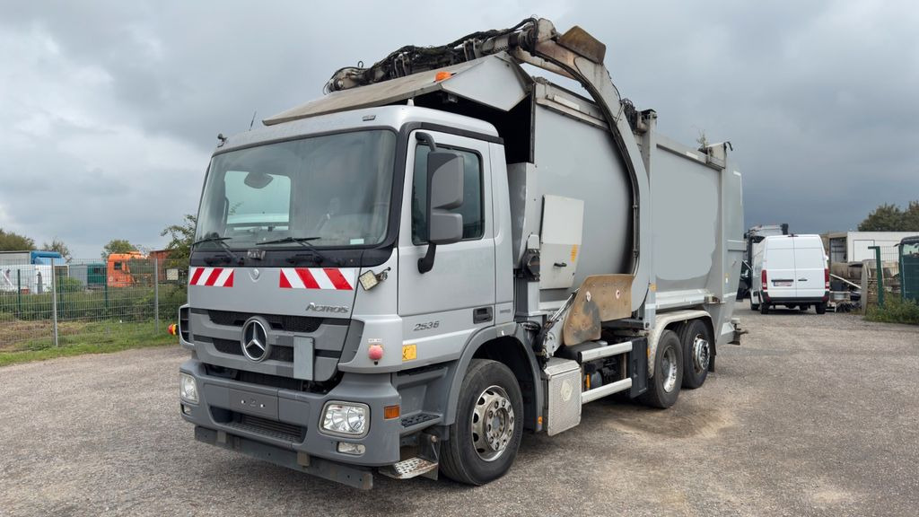 Mercedes-Benz 2536 6x2 Überkopflader - شاحنة النفايات: صورة 1 Mercedes-Benz 2536 6x2 Überkopflader - شاحنة النفايات: صورة 1