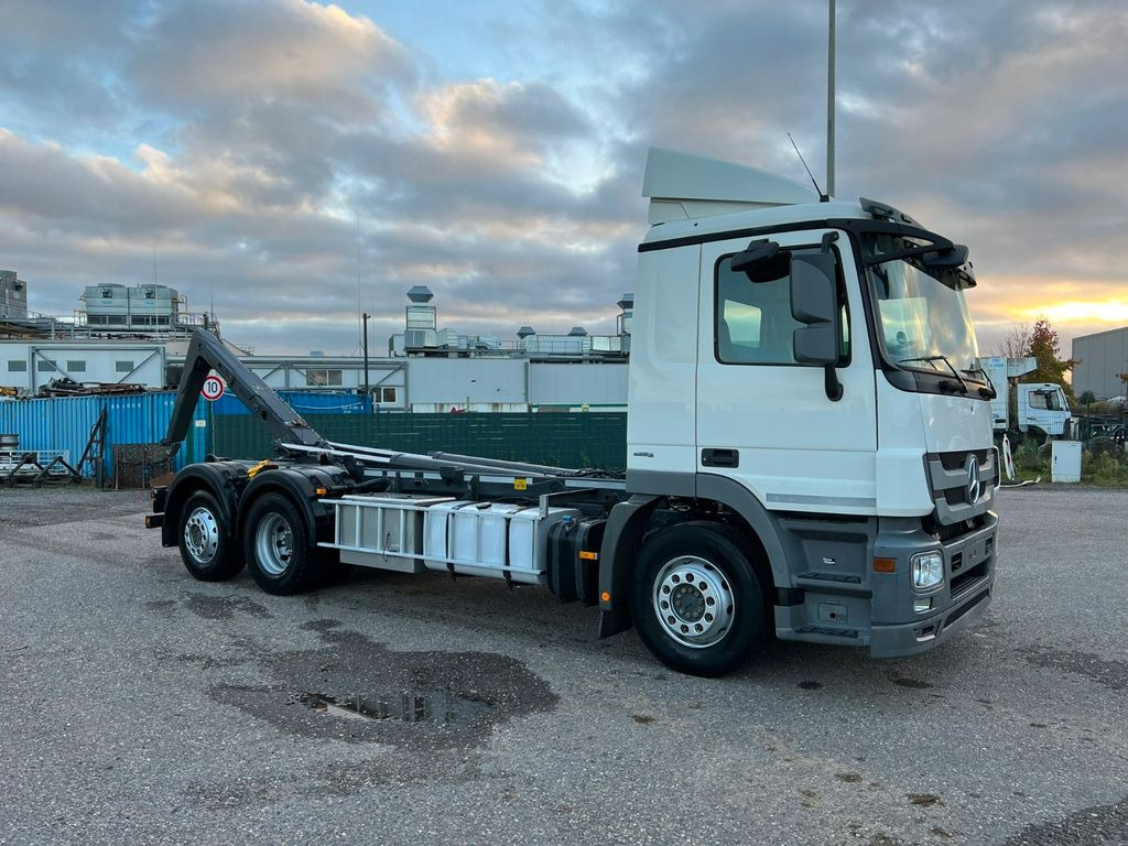 Mercedes-Benz 2541 6X2 Meiller Funk Zustand wie 200 tkm Mercedes-Benz 2541 6X2 Meiller RK 20.65 Funk | Top Zustand! - شاحنة ذات خطاف: صورة 3 Mercedes-Benz 2541 6X2 Meiller Funk Zustand wie 200 tkm Mercedes-Benz 2541 6X2 Meiller RK 20.65 Funk | Top Zustand! - شاحنة ذات خطاف: صورة 3