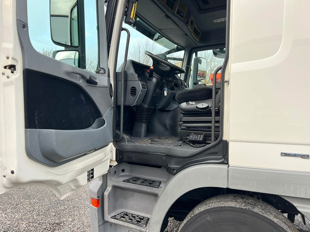 Mercedes-Benz 2541 6X2 Meiller Funk Zustand wie 200 tkm - شاحنة ذات خطاف: صورة 5 Mercedes-Benz 2541 6X2 Meiller Funk Zustand wie 200 tkm - شاحنة ذات خطاف: صورة 5