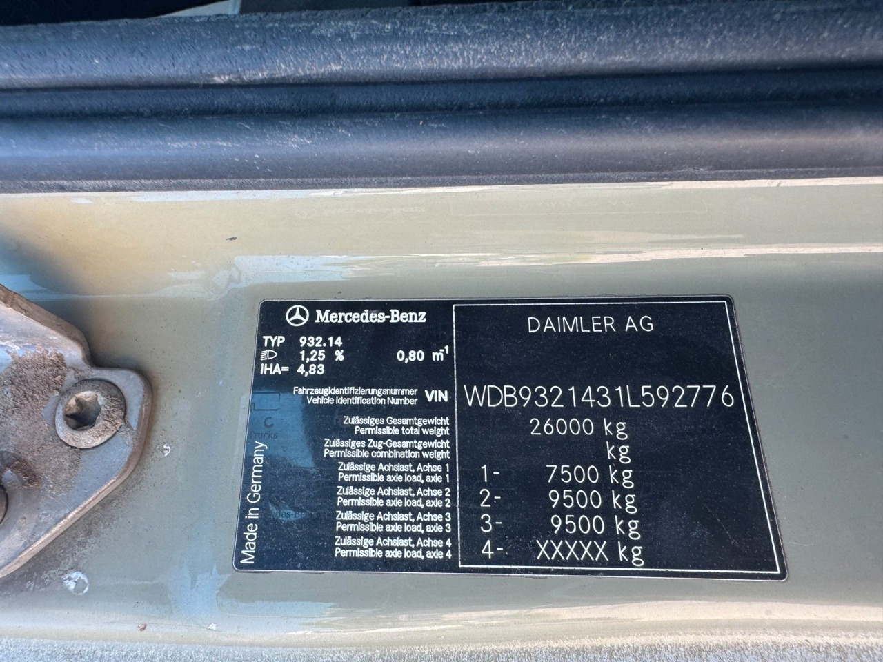 Mercedes-Benz 2644 6X4 VDL Abroller mit 3,90 Radstand Blatt BL - شاحنة ذات خطاف: صورة 3 Mercedes-Benz 2644 6X4 VDL Abroller mit 3,90 Radstand Blatt BL - شاحنة ذات خطاف: صورة 3