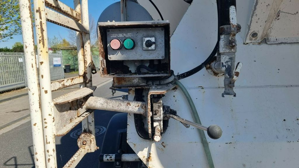 Müller-Mitteltal 2 Achs Betonmischauflieger Liebherr Müller-Mitteltal 2 Achs Betonmischauflieger Liebherr - نصف مقطورة خلاطة خرسانة: صورة 5 Müller-Mitteltal 2 Achs Betonmischauflieger Liebherr Müller-Mitteltal 2 Achs Betonmischauflieger Liebherr - نصف مقطورة خلاطة خرسانة: صورة 5