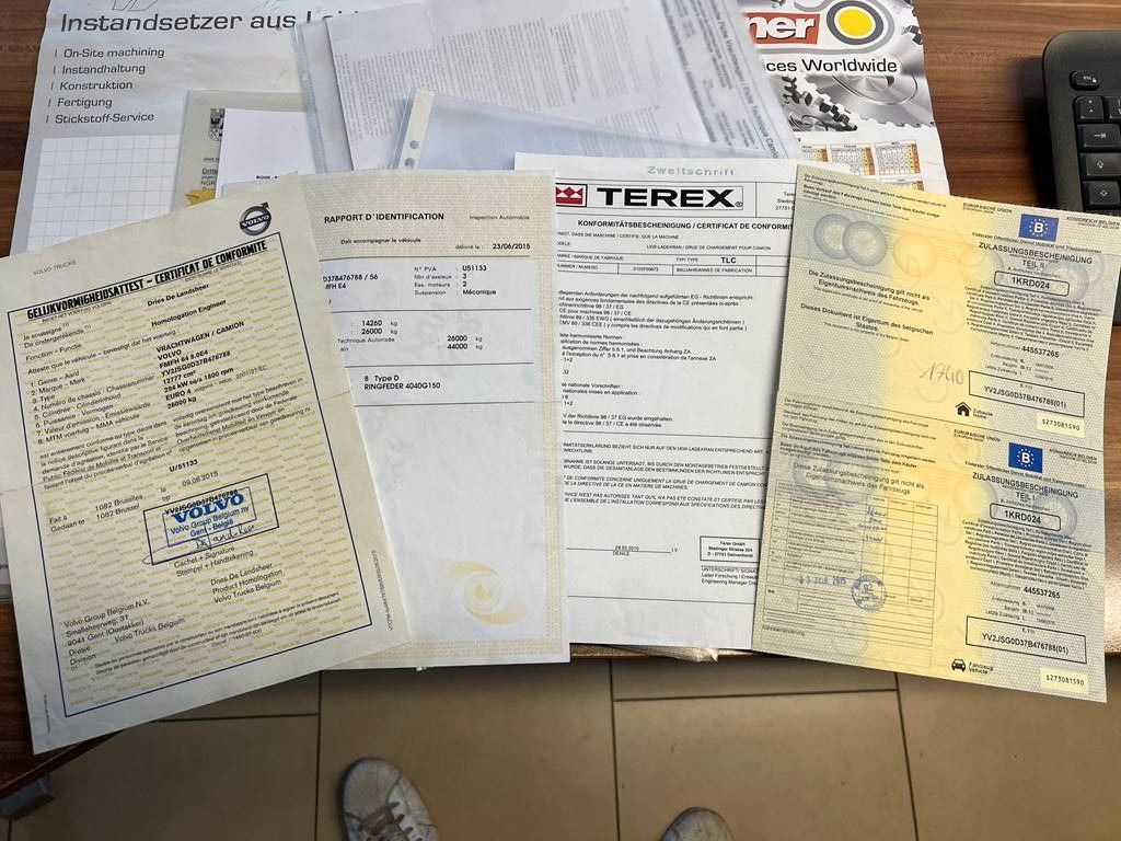 Volvo FM 400 6X4 Abroller & Kran Terex 125.2 - شاحنة ذات خطاف, شاحنة كرين: صورة 2 Volvo FM 400 6X4 Abroller & Kran Terex 125.2 - شاحنة ذات خطاف, شاحنة كرين: صورة 2
