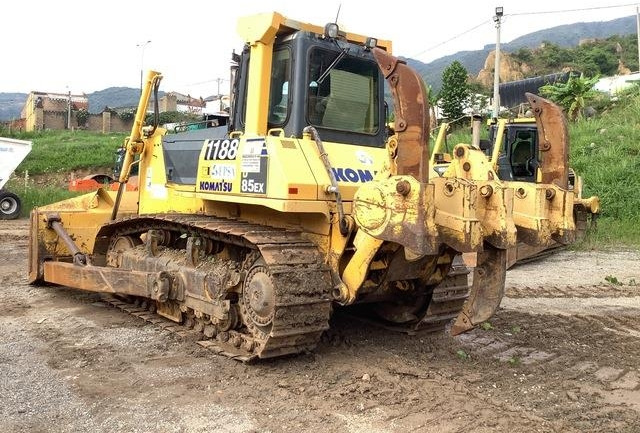 Komatsu D85EX-15 - جرافة: صورة 2 Komatsu D85EX-15 - جرافة: صورة 2