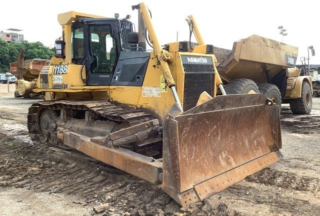 Komatsu D85EX-15 - جرافة: صورة 4 Komatsu D85EX-15 - جرافة: صورة 4