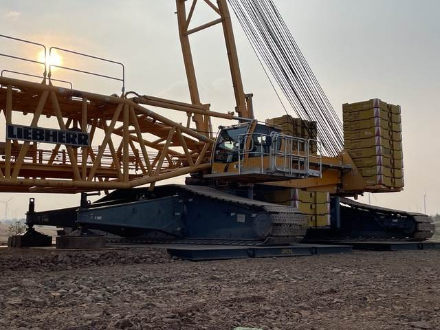 Liebherr LR1600/2 - رافعة مجنزرة: صورة 1 Liebherr LR1600/2 - رافعة مجنزرة: صورة 1