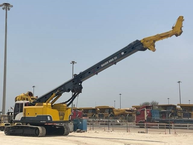 Bauer MBG24 - برج الحفر: صورة 2 Bauer MBG24 - برج الحفر: صورة 2