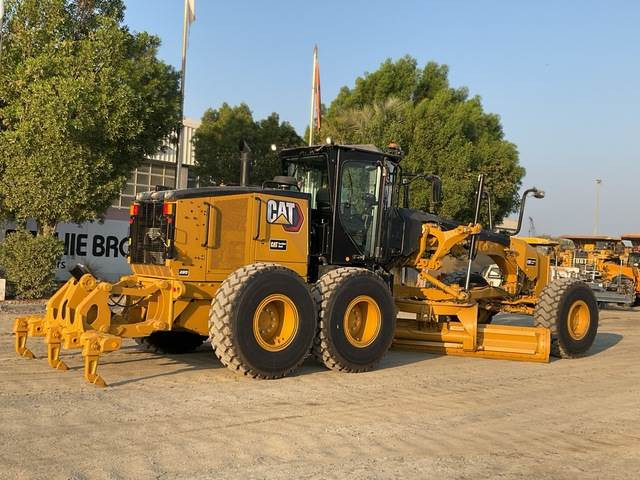 CAT 14L AWD - ممهدة: صورة 4 CAT 14L AWD - ممهدة: صورة 4