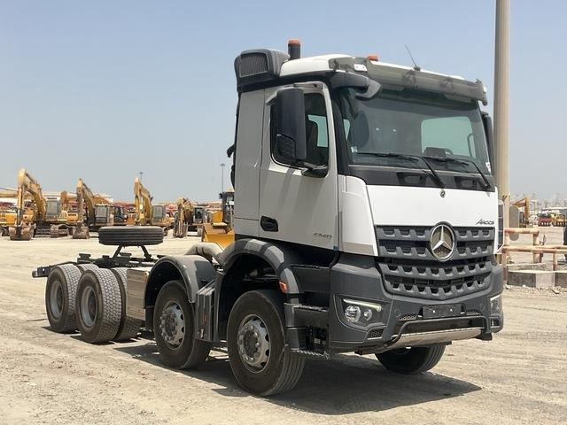 Mercedes-Benz Arocs 4240 - شاحنة هيكل كابينة: صورة 4 Mercedes-Benz Arocs 4240 - شاحنة هيكل كابينة: صورة 4
