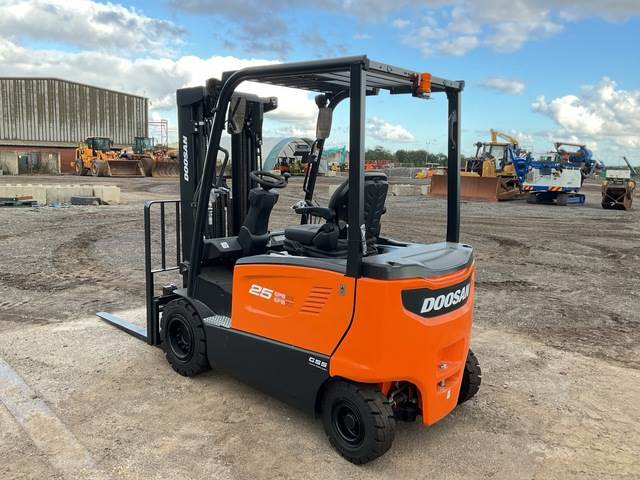 Doosan B25X-7 PLUS - رافعة شوكية كهربائية: صورة 2 Doosan B25X-7 PLUS - رافعة شوكية كهربائية: صورة 2