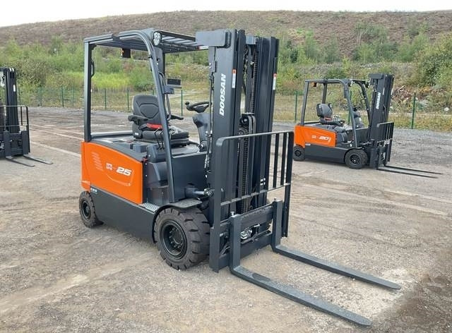 Doosan B25X-7 PLUS - رافعة شوكية كهربائية: صورة 4 Doosan B25X-7 PLUS - رافعة شوكية كهربائية: صورة 4