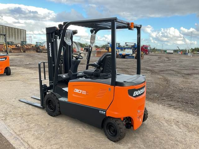 Doosan B30X-7 PLUS - رافعة شوكية كهربائية: صورة 2 Doosan B30X-7 PLUS - رافعة شوكية كهربائية: صورة 2