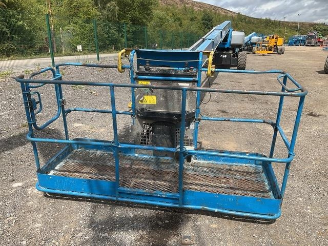 رافعة سلة تلسكوبية Genie S85 XC: صورة 10