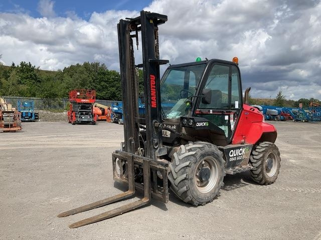 Manitou M30-4 - رافعة شوكية للأرض الوعرة: صورة 1 Manitou M30-4 - رافعة شوكية للأرض الوعرة: صورة 1