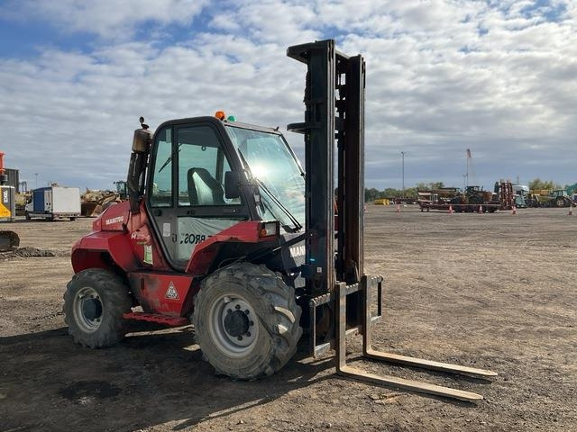 Manitou M30-4 - رافعة شوكية للأرض الوعرة: صورة 4 Manitou M30-4 - رافعة شوكية للأرض الوعرة: صورة 4