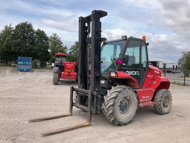 Manitou M30-4 - رافعة شوكية للأرض الوعرة: صورة 1 Manitou M30-4 - رافعة شوكية للأرض الوعرة: صورة 1