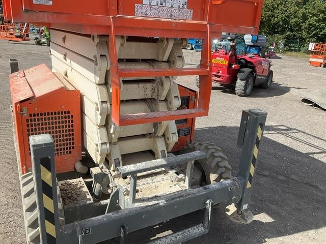 رافعة هيدروليكية مقصية Snorkel S3970RT: صورة 10 رافعة هيدروليكية مقصية Snorkel S3970RT: صورة 10