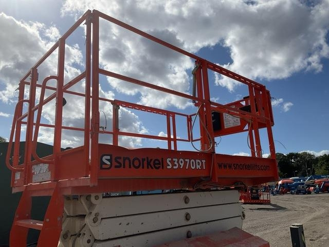رافعة هيدروليكية مقصية Snorkel S3970RT: صورة 11 رافعة هيدروليكية مقصية Snorkel S3970RT: صورة 11