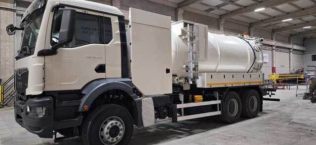 MAN TGS33.400 Jetter - شاحنة الشفط: صورة 1 MAN TGS33.400 Jetter - شاحنة الشفط: صورة 1