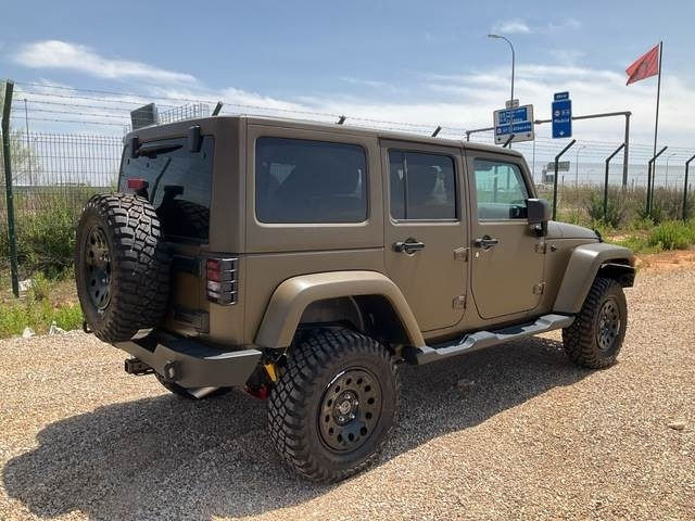 Jeep Wrangler JK Command - سيارة: صورة 3 Jeep Wrangler JK Command - سيارة: صورة 3